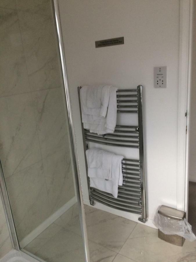 ヒースロー Number Forty One Bed & Breakfast エクステリア 写真